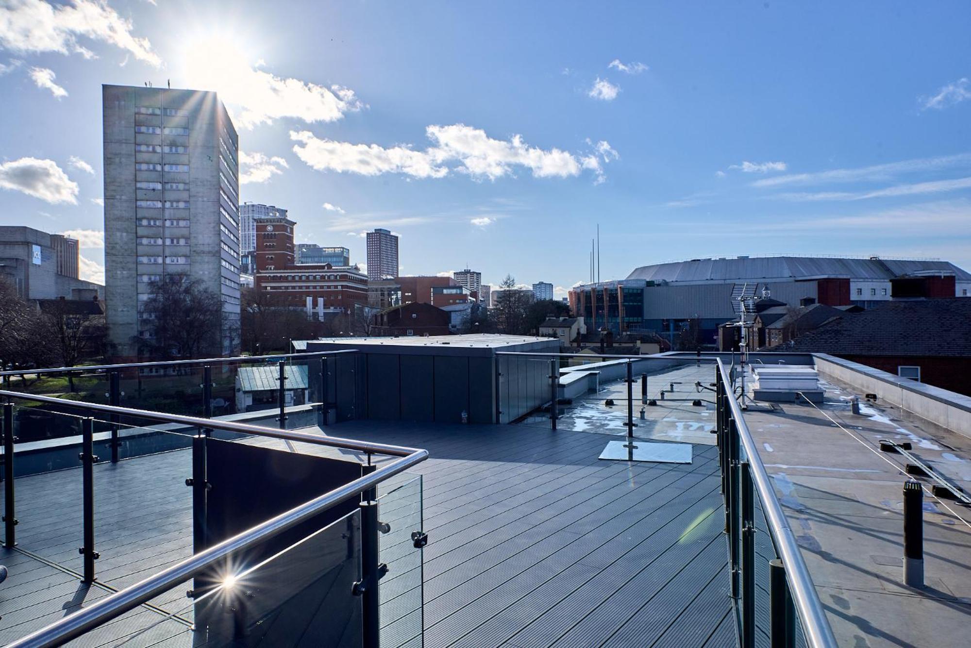 Luxury Nostalgic Centre With Pool Table, Netflix, Sofa Bed, Sleeps 6, Nostalgia Apartment *