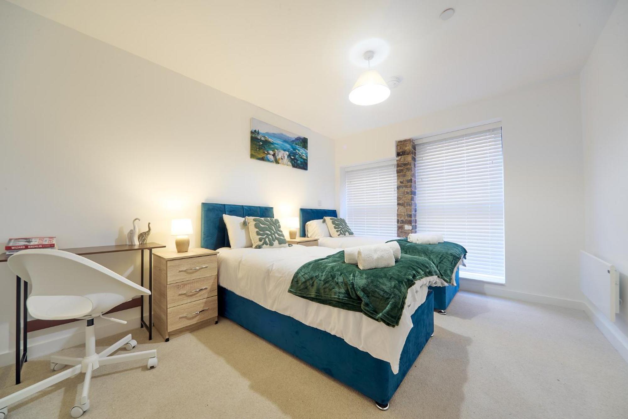 Apartment Luxury Nostalgic Centre With Pool Table, Netflix, Sofa Bed, Sleeps 6, Nostalgia